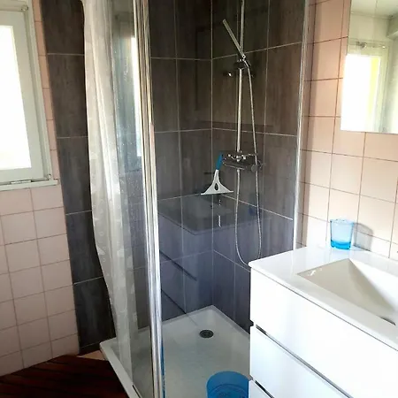 De La Mousque בית נופש קסטט