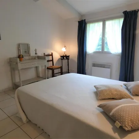 De La Mousque בית נופש *