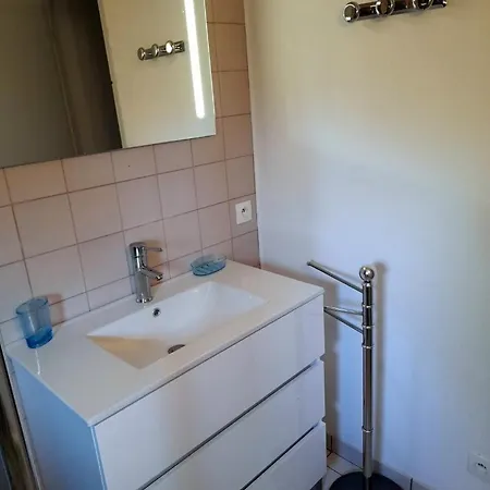 De La Mousque בית נופש קסטט