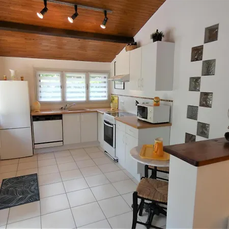 De La Mousque בית נופש *