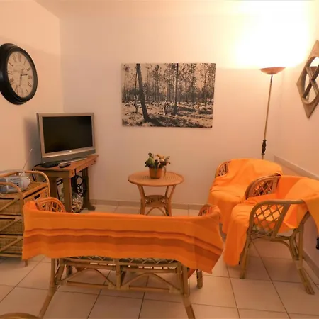 De La Mousque בית נופש *