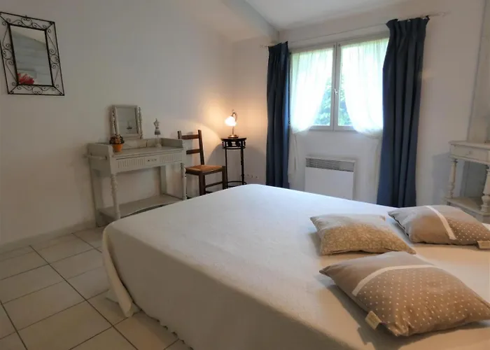 De La Mousque بيت للعطل *