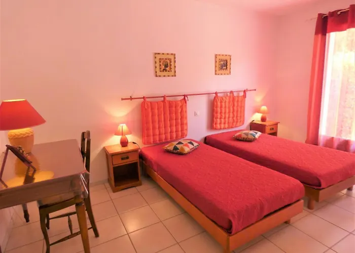 De La Mousque بيت للعطل