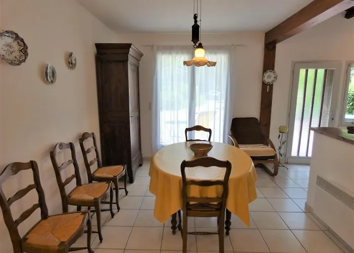 De La Mousque بيت للعطل